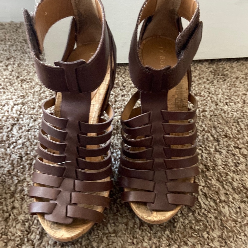 BCBG Brown heels
